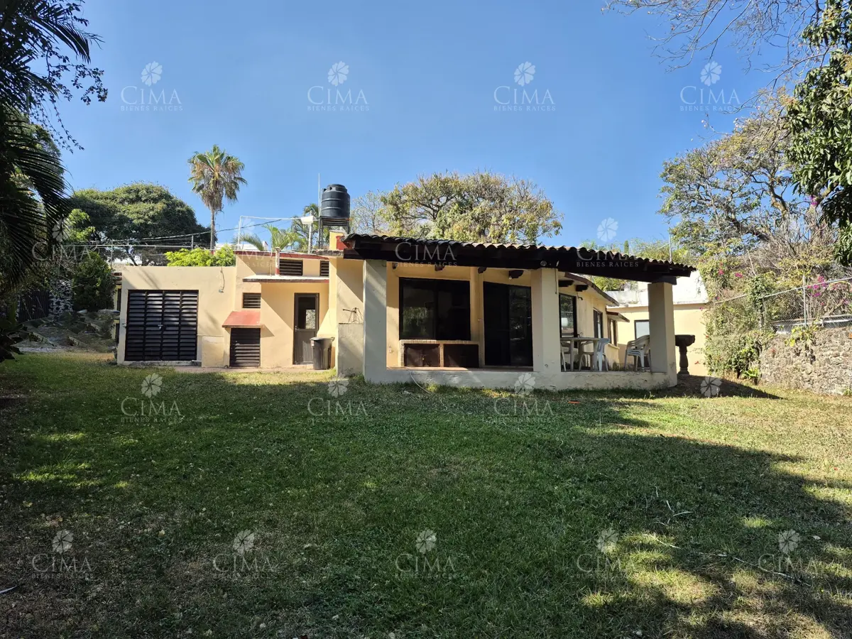 Casa en venta en Lomas de Atzingo, Cuernavaca — foto 1 de 17