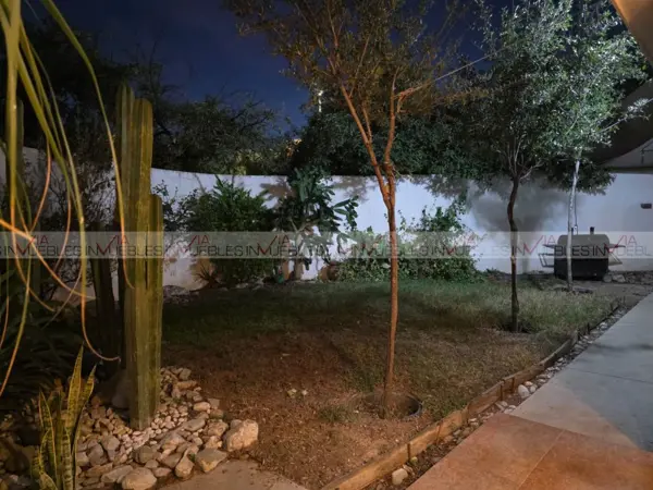 Casa en venta en Las Lomas, García — foto 3 de 20