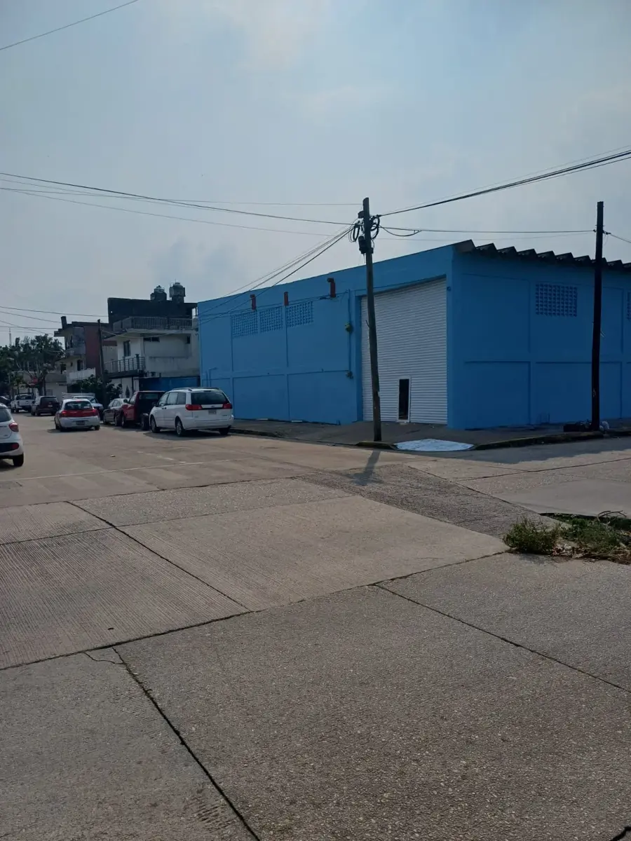 Bodega en renta en Úrsulo Galvan, Coatzacoalcos — foto 1 de 7