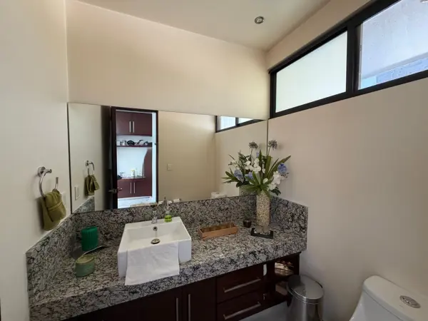 Casa Habitación en Venta en Trojes del Sol, Aguascalientes con Amenidades Especiales