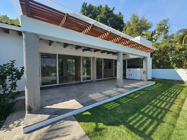 Residencia estilo barragan un nivel