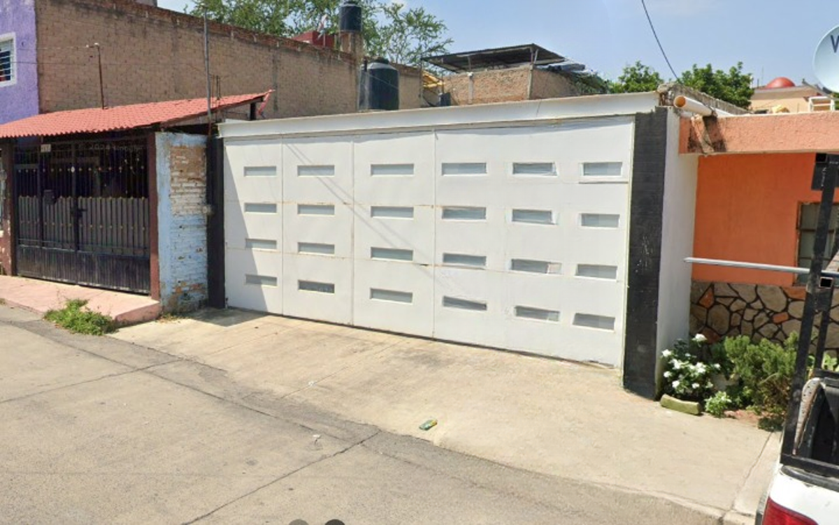 Casa en venta en Lomas del Paraíso 2a. Sección, Guadalajara — foto 1 de 17