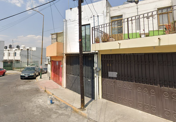 Casa en Venta en Circuito de las Rosas Puebla FLL
