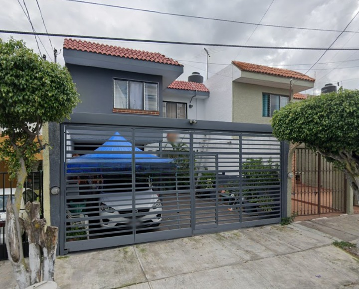 Casa en venta en Lomas de Zapopan, Zapopan — foto 1 de 18