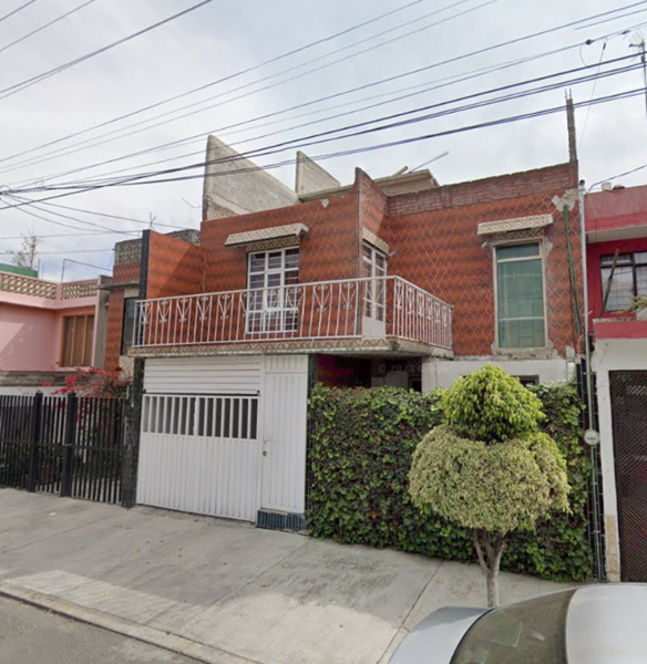 Casa en Venta en Constitución de 1917 Iztapalapa CDMX FLL