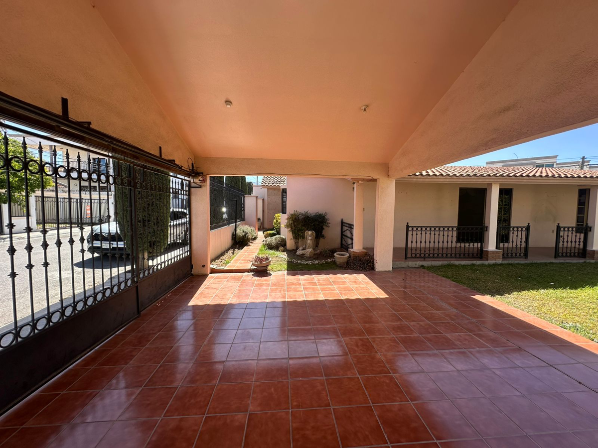 Casa en venta en Los Pinos, Saltillo — foto 1 de 11