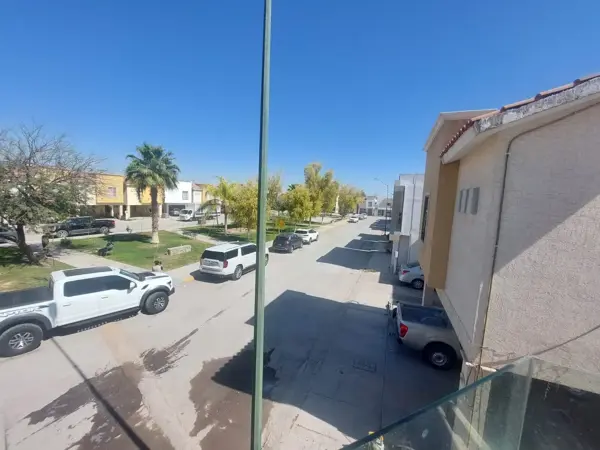 Casa en venta en Ampliación Senderos, Torreón — foto 2 de 42