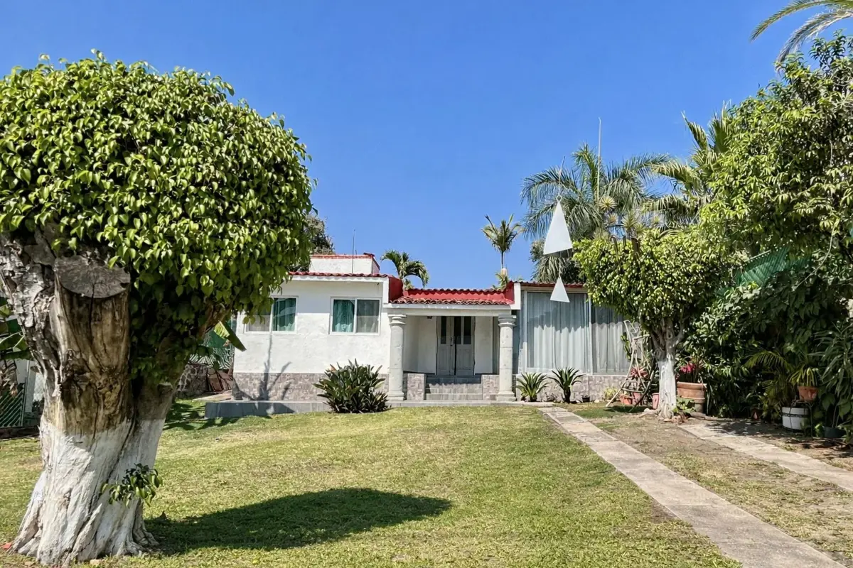 Casa en venta en Lomas de Cocoyoc, Atlatlahucan — foto 1 de 9