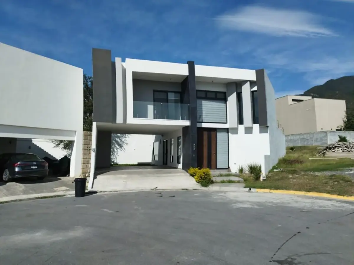 Casa en venta en El Uro, Monterrey — foto 1 de 12