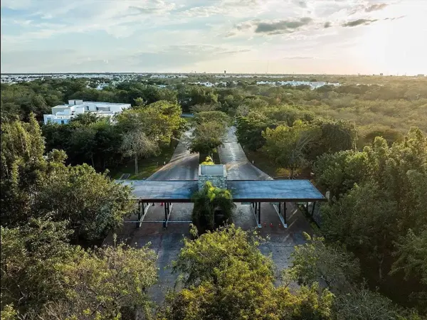 Exclusiva Residencia en Parque Natura: ¡Tu Oasis en Mérida!
