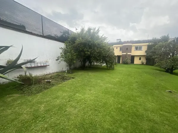 Venta de Terreno en San Juan Ixtacala con Uso de Suelo Mixto 1331 m²