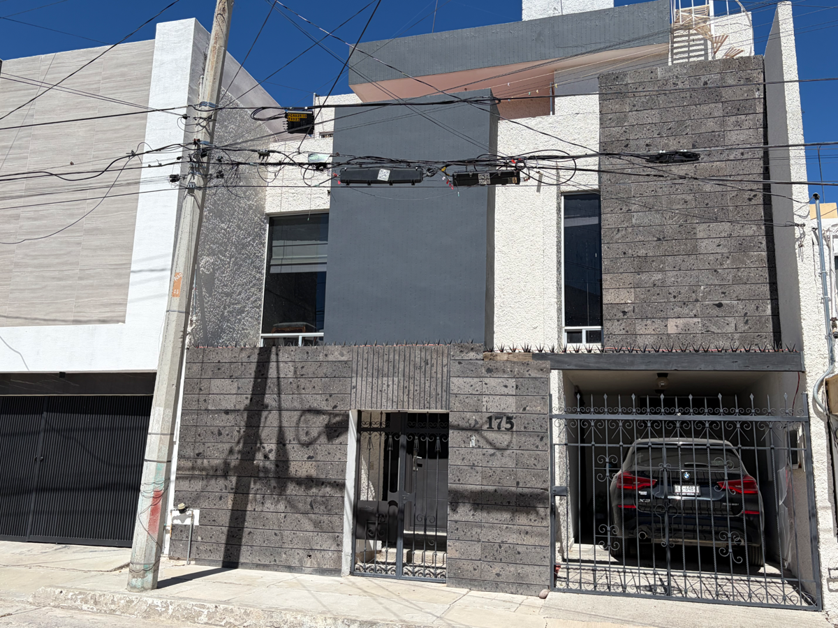 Casa en venta en Constitucion, Pachuca de Soto — foto 1 de 14