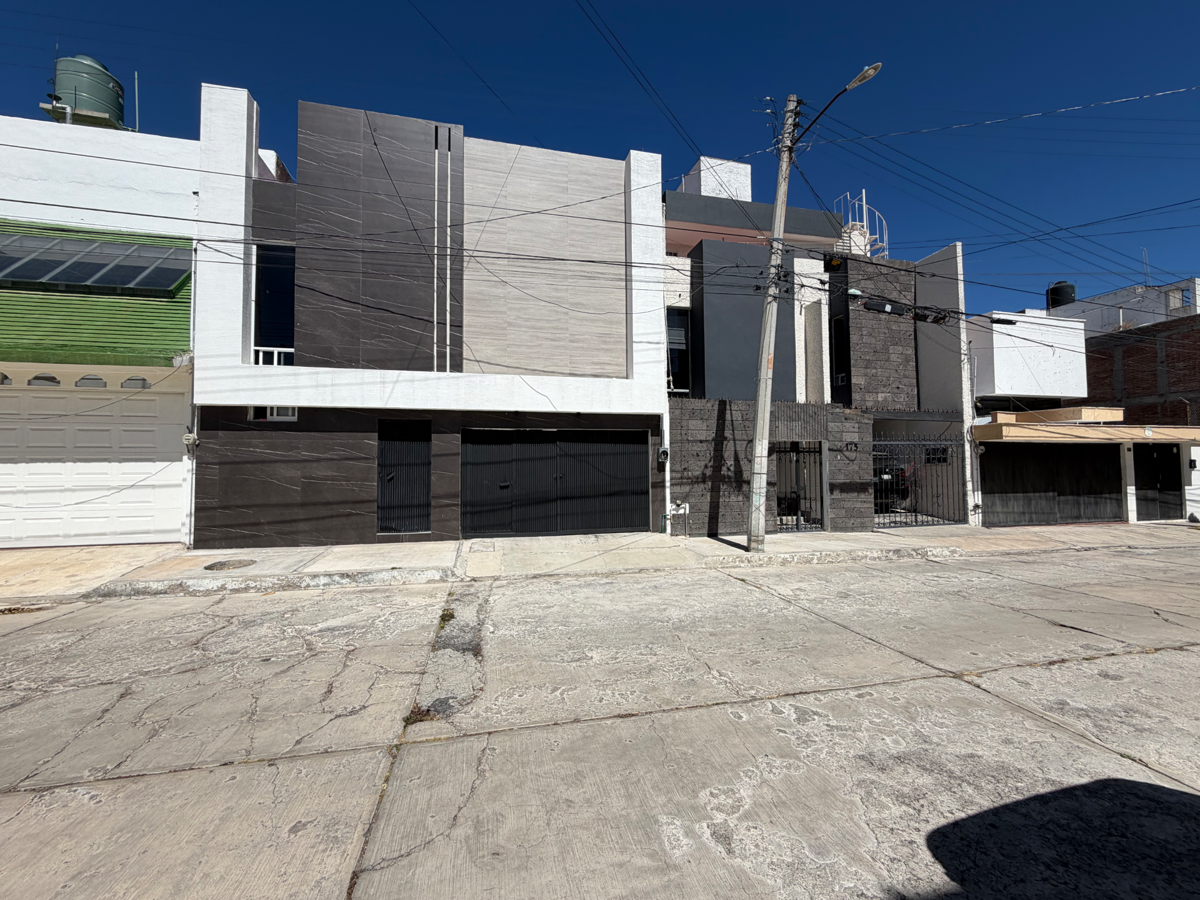Casa en venta en Constitucion, Pachuca de Soto — foto 1 de 18