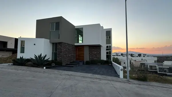 Casa en venta en Bosques Tres Marias, Morelia — foto 2 de 18