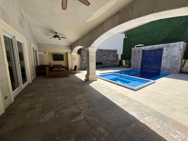 Casa en venta en Zona Pedregal del Valle, San Pedro Garza García — foto 3 de 11