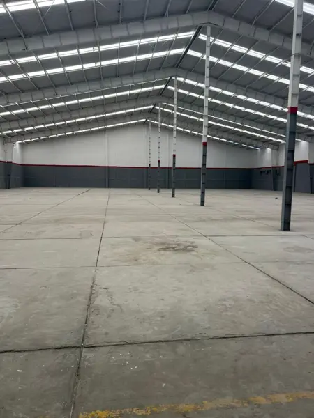 Bodega en renta ideal para operaciones industriales y logísticas de gran escala.