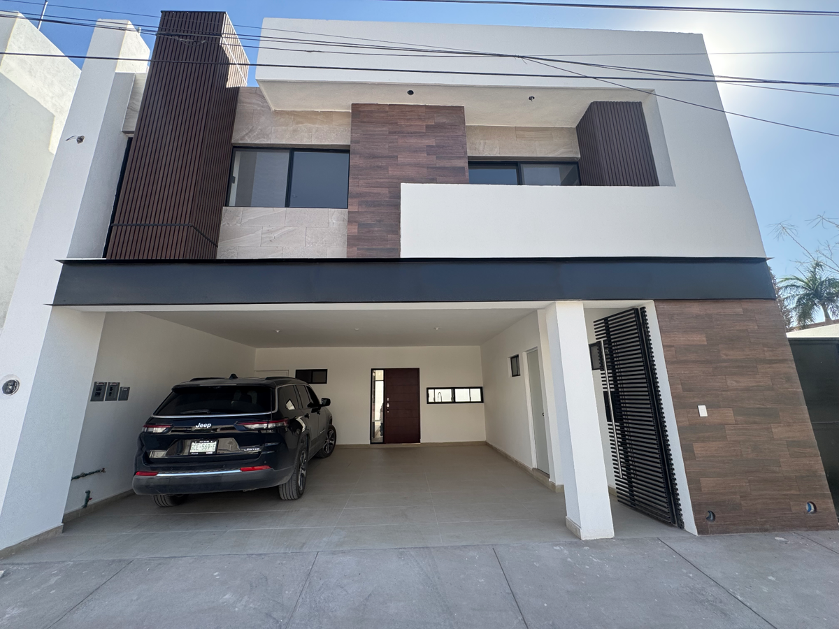 Casa en venta en las quintas (fresno) Casa en venta en las quintas (fresno)