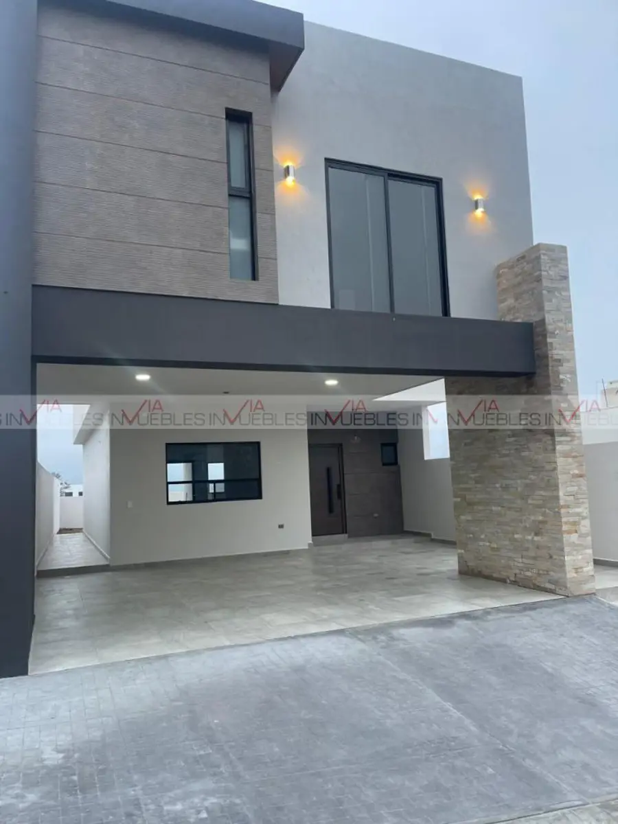 Casa en venta en Pedregal de Santiago, Santiago — foto 1 de 12