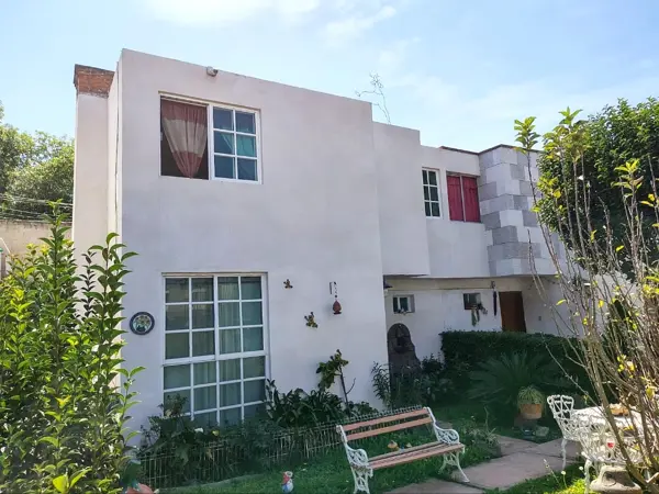 Casa en Condominio
Casi con Av Juarez (Atras de BBVA)
Ubicasion Unica / Col Raquet Club