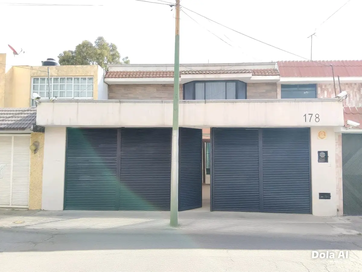 Casa en venta en Boulevares, Naucalpan de Juárez — foto 1 de 17
