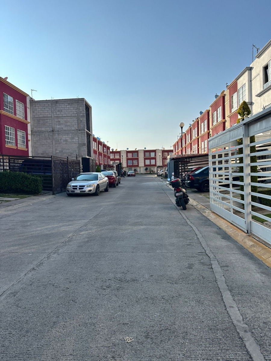 Casa en venta en Los Héroes Chalco, Chalco — foto 1 de 17