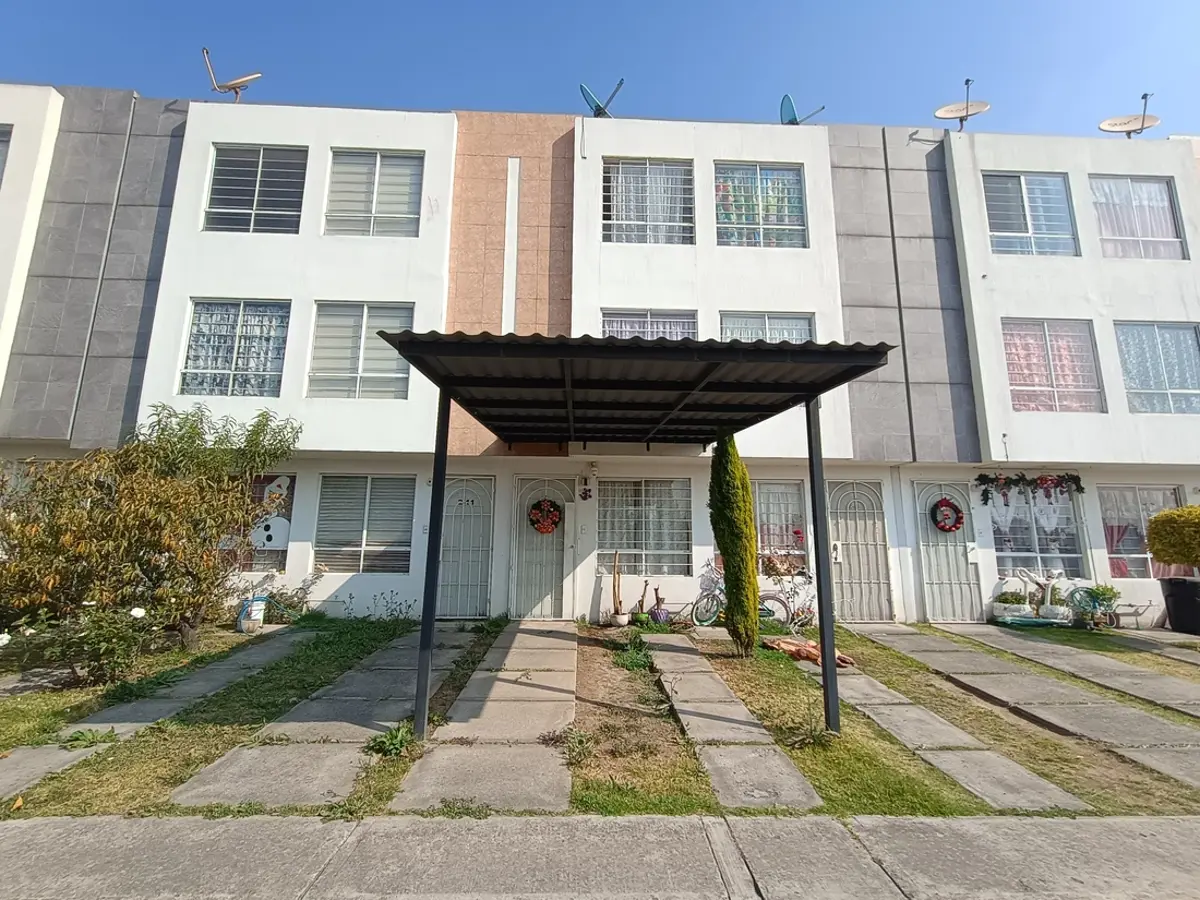 Casa en venta en Los Héroes Chalco III, Chalco — foto 1 de 18