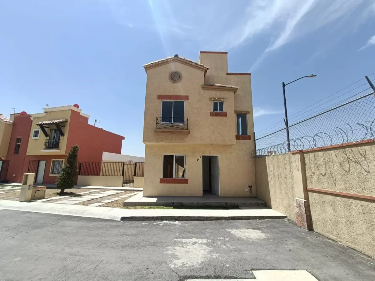 Casa en venta en Real Toledo, Pachuca de Soto — foto 1 de 25