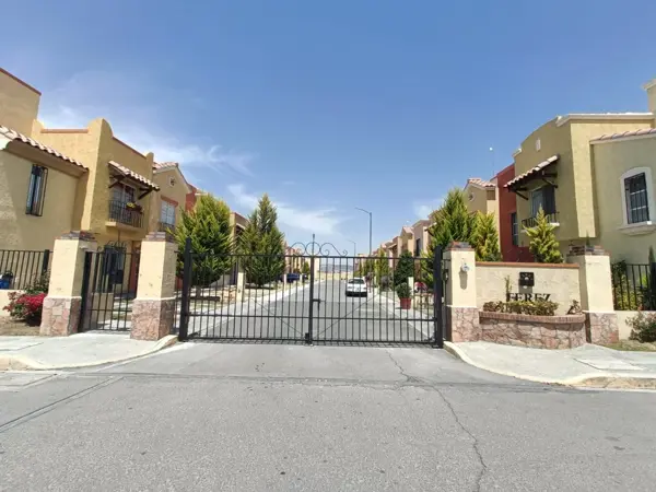 Casa en venta en Real Toledo, Pachuca de Soto — foto 2 de 25