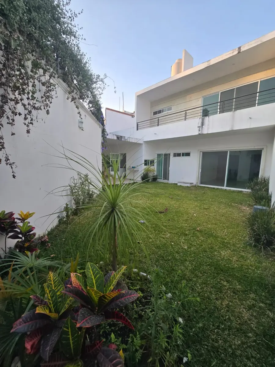 Casa en venta en Las Fincas, Jiutepec — foto 1 de 36