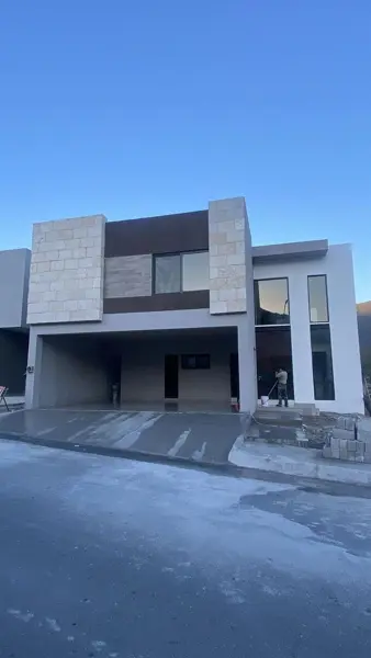 CASA EN VENTA ZONA LAS MISIONES SECTOR MANDALAS SANTIAGO NUEVO LEON