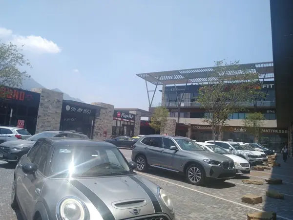 LOCAL COMERCIAL EN RENTA ZONA CUMBRES MONTERREY