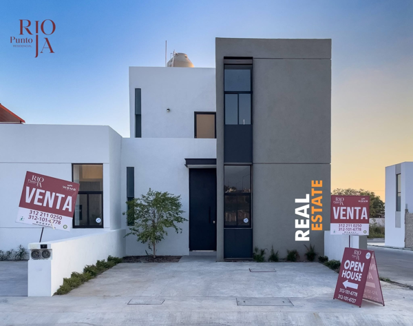 Casa en Punto Rioja, Colima, Colima