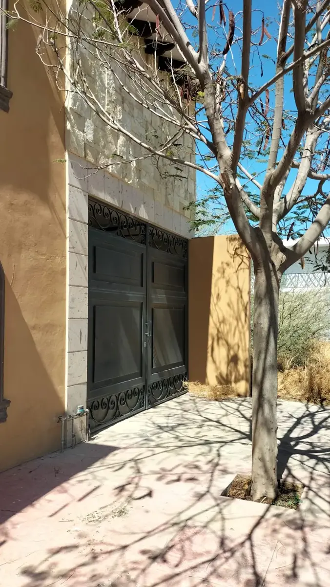 Vista 3 de Casa en Venta en Magisterio Iberoamericana, Torreón – Espaciosa y Bien Ubicada