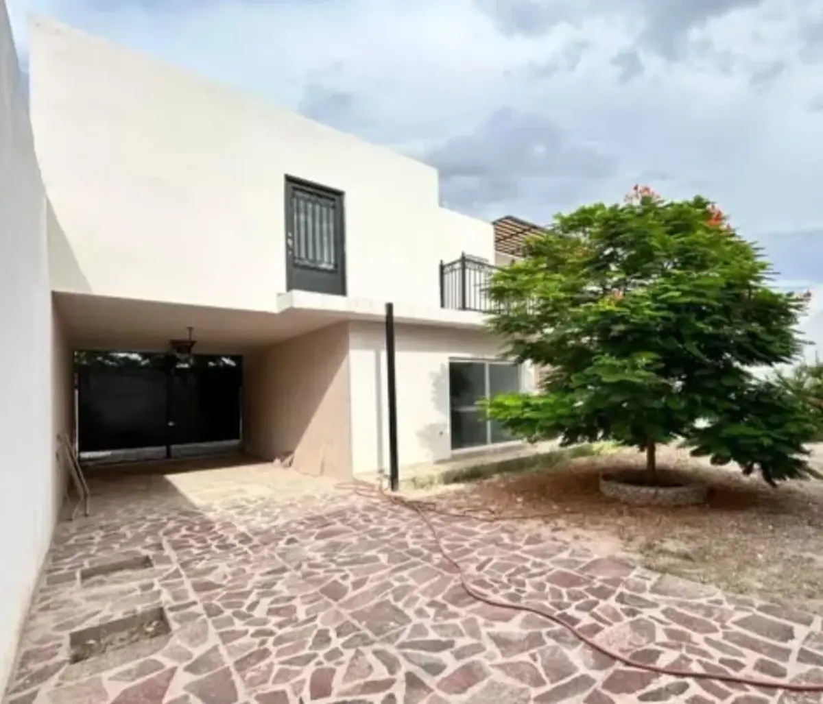 Casa en Venta en Magisterio Iberoamericana, Torreón – Espaciosa y Bien Ubicada Casa en Venta en Magisterio Iberoamericana, Torreón – Espaciosa y Bien Ubicada