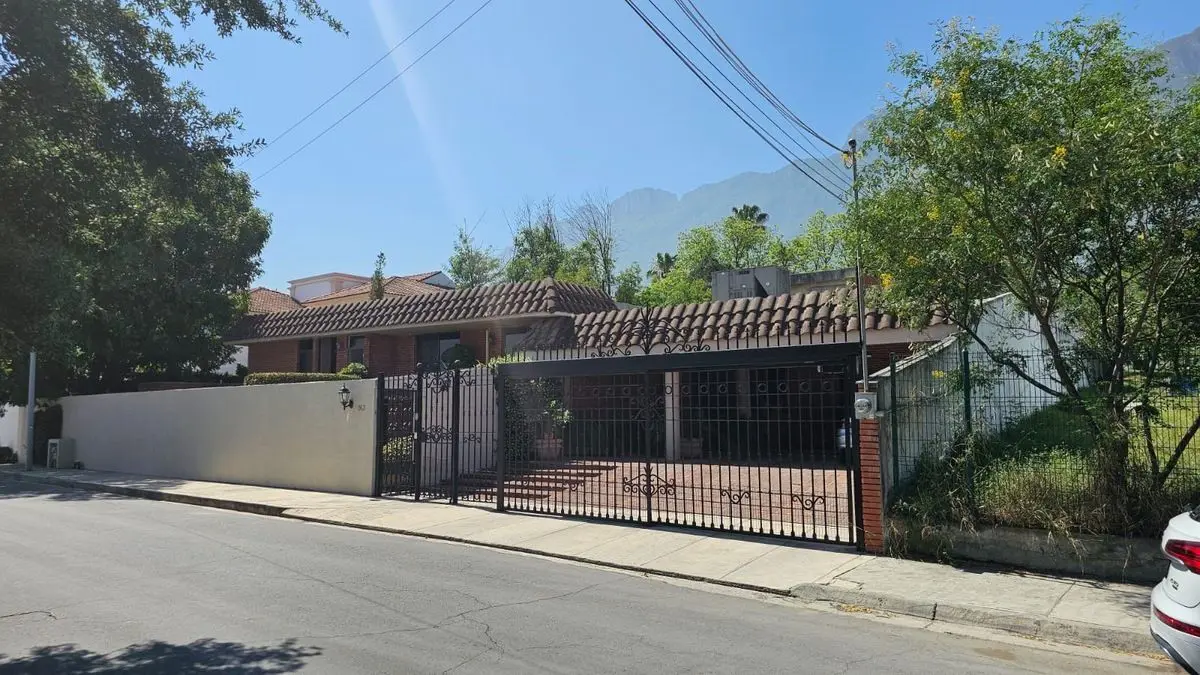Casa en venta en Jeronimo Siller, San Pedro Garza García — foto 1 de 24