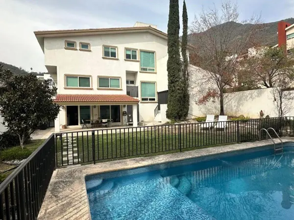 Casa en venta en 2da y 3ra Etapa, Monterrey — foto 2 de 21