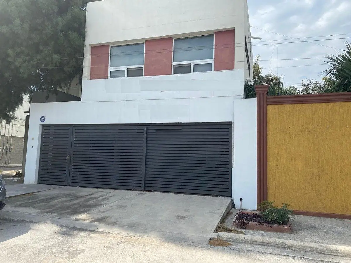 Casa en venta en Santa Catarina Centro, Santa Catarina — foto 1 de 11