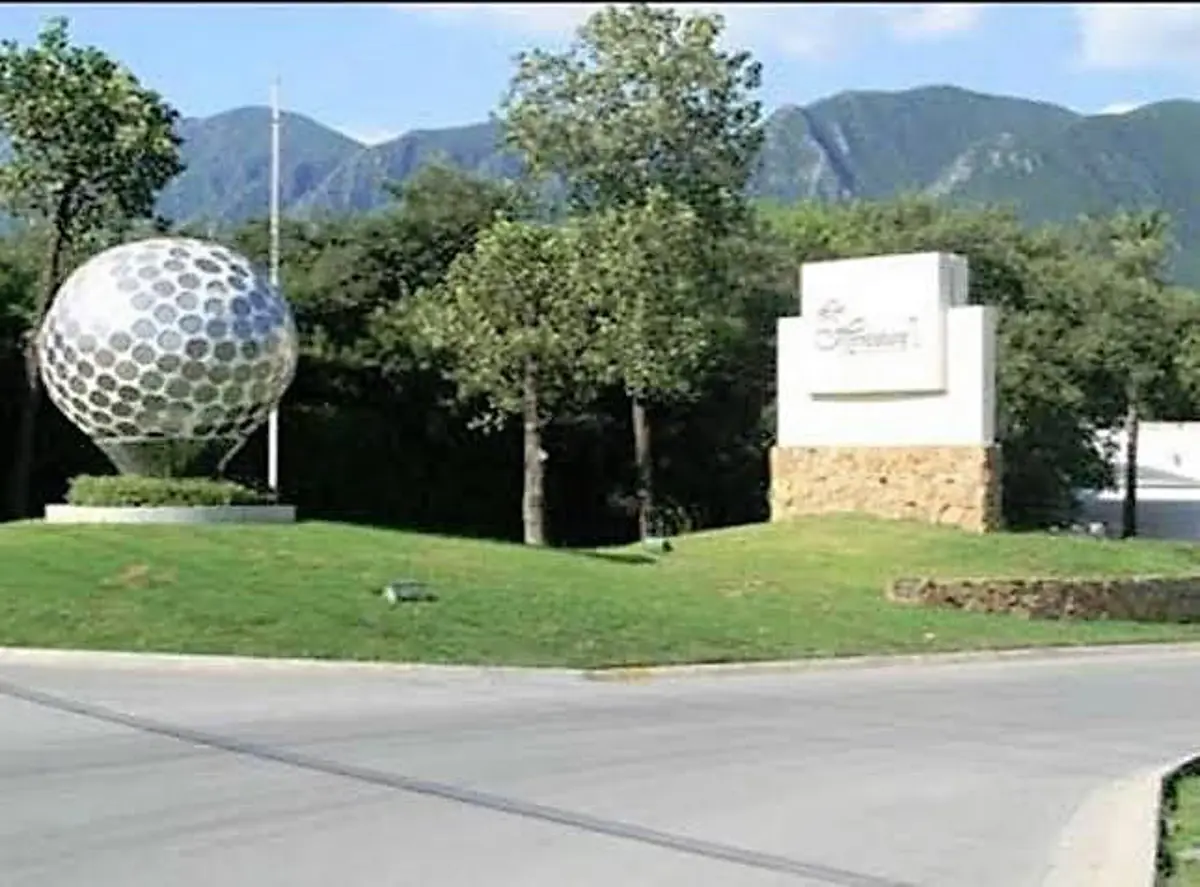 Terreno en venta en Residencial y Club de Golf la Herradura, Monterrey — foto 1 de 8