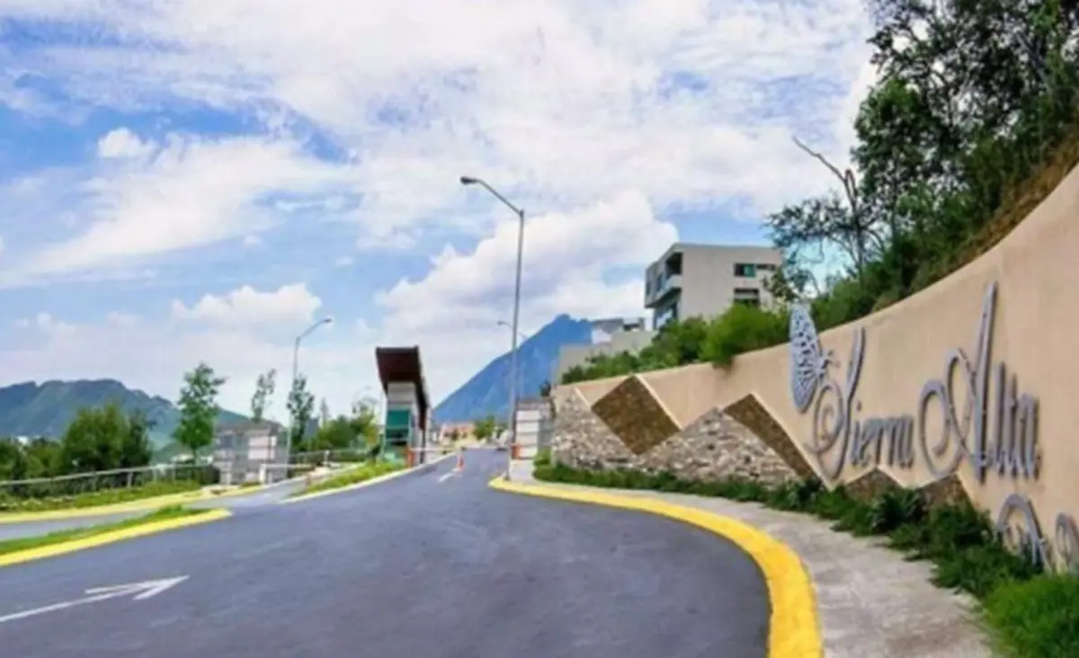 Casa en venta en Sierra Alta 10 Sector, Monterrey — foto 1 de 24