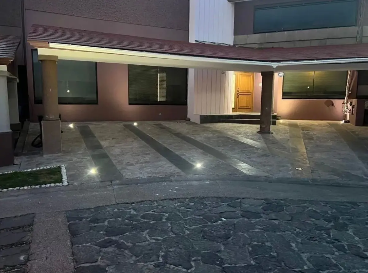 Casa en venta en Valle Escondido, Tlalpan — foto 1 de 39