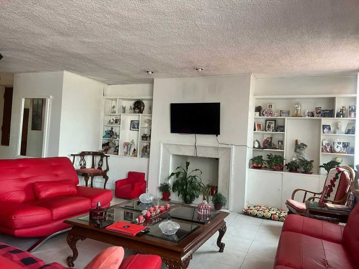 Casa en venta en Ciudad Satelite, Naucalpan de Juárez — foto 1 de 30