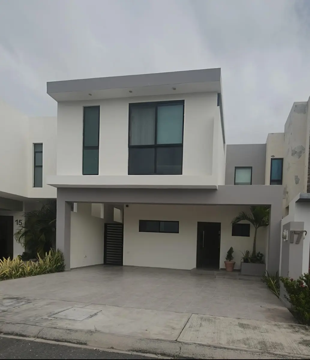 Casa en venta en Lomas de la Rioja, Alvarado