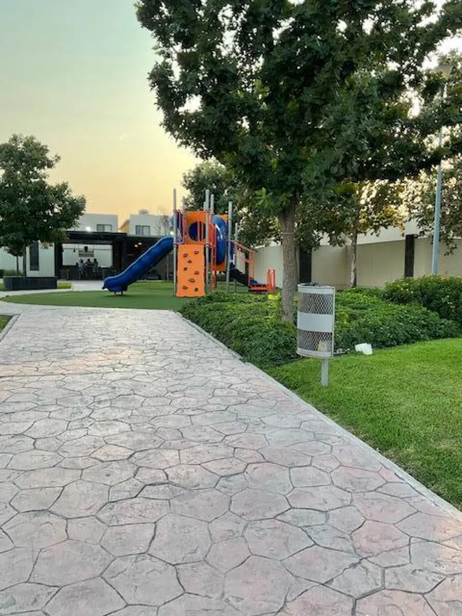 Casa en venta en Murano, García — foto 1 de 26