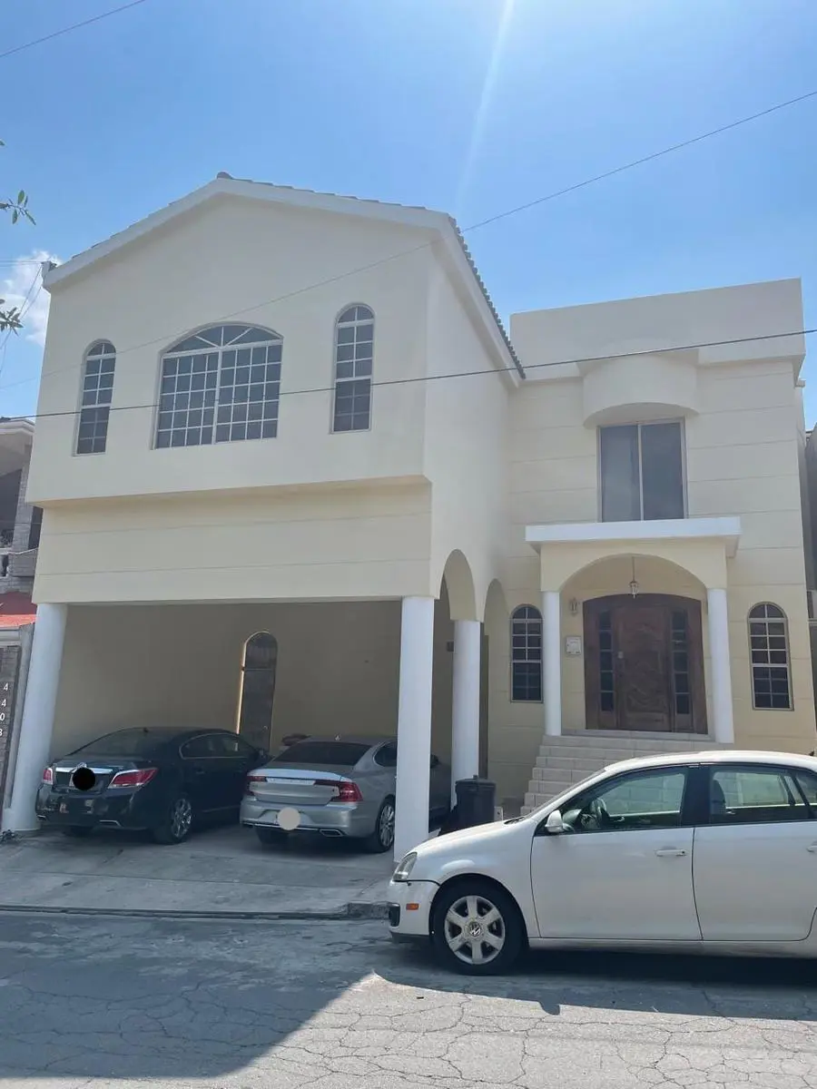 Casa en venta en Lomas del Roble, San Nicolás de los Garza — foto 1 de 34