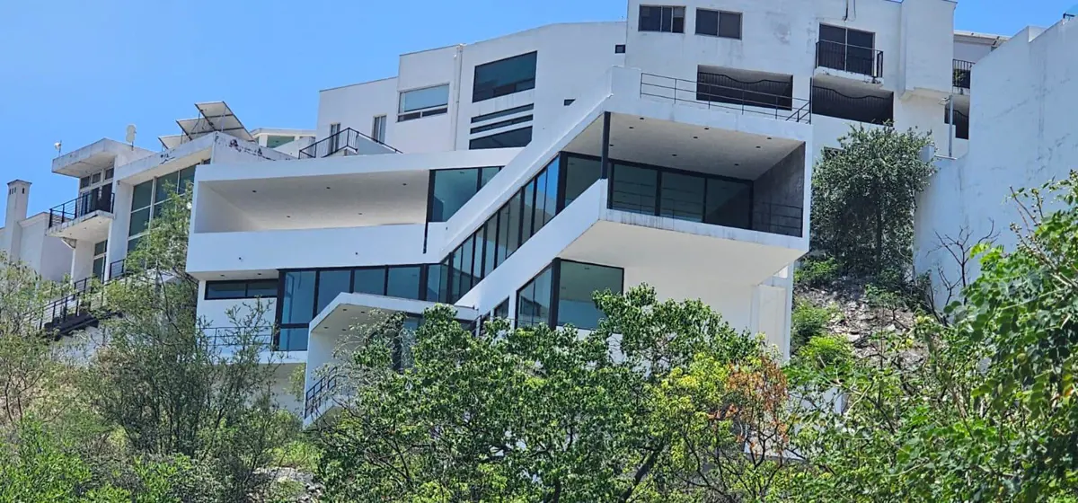 Casa en venta en Residencial Dinastía, Monterrey — foto 1 de 38