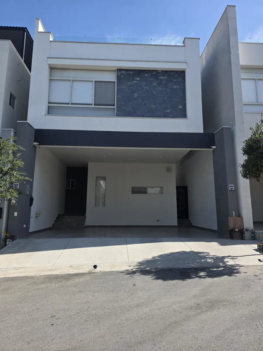 Casa en renta en Novelia, García — foto 1 de 31