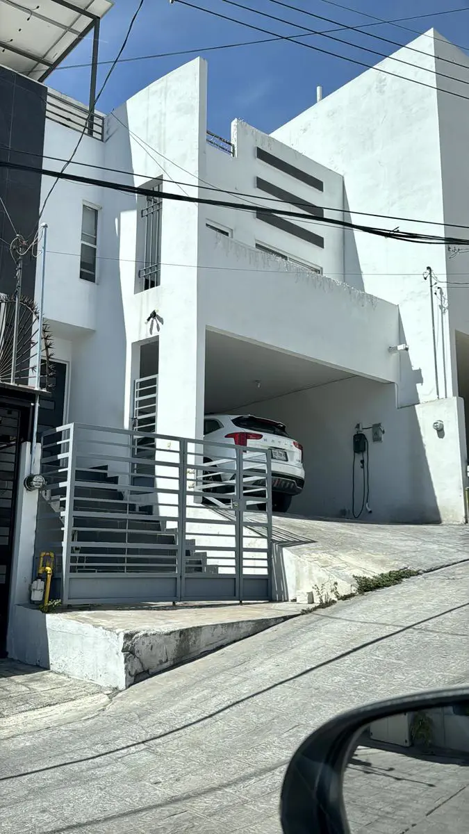 Casa en venta en Colinas de San Gerardo, Monterrey — foto 1 de 12