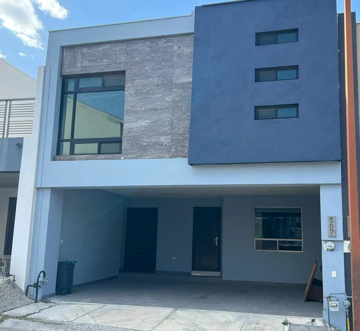 Casa en venta en Las Lomas, García — foto 1 de 28