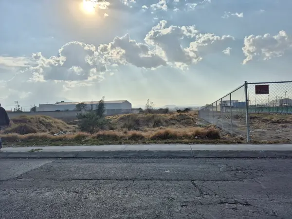 Terreno en venta en San Miguel Totocuitlapilco, Metepec — foto 2 de 3
