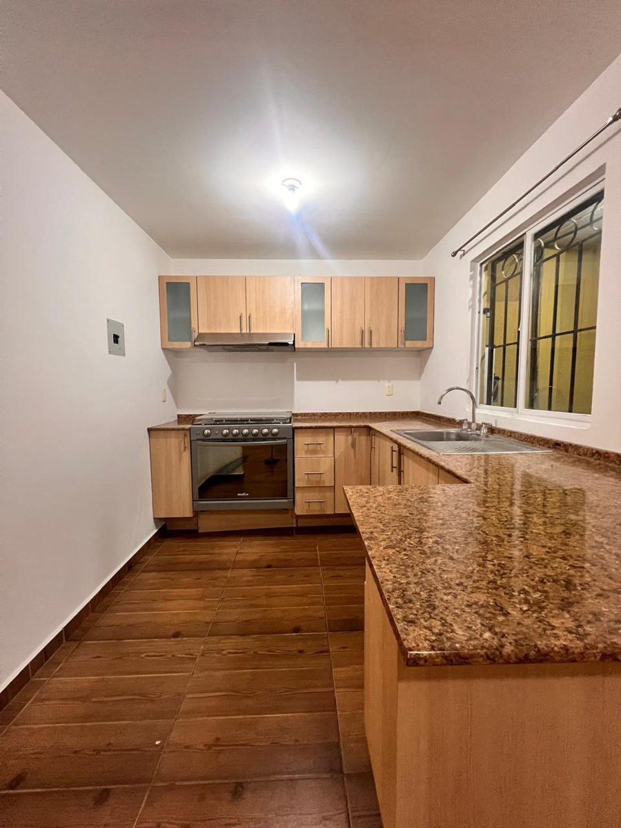 Casa en venta en Real Toledo, Pachuca de Soto — foto 1 de 43